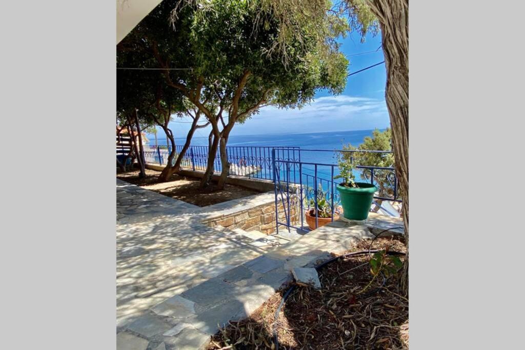 Villa Πέτρινη Αυλή, Αρμενιστης Ικαρια Armenistis  Esterno foto